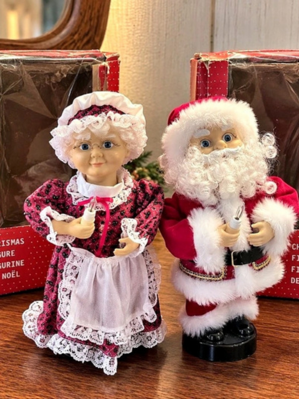 Vintage 1990s Animated Santa & Mrs Claus Musical Christmas Figures Boxed